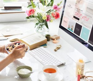 Work With Me online shopping sales discount concept 5KXPREF 300x261 - Work With Me